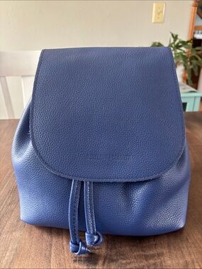 Portland Leather Molino blue bucket backpack. Like new